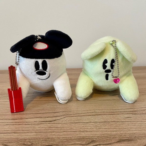 Tokyo Disney Resort Ghost Mickey Shoulder Plush Halloween 2018 and 2019 - Picture 1 of 5